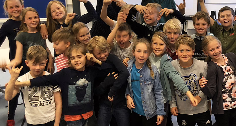 Band, drama, glade børn