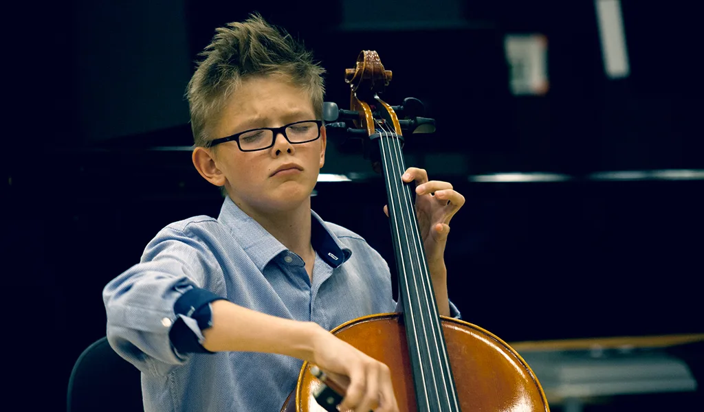 Cello_elev