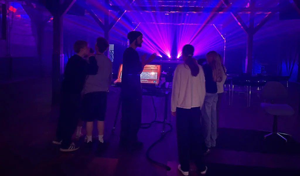Ti år med rap i sjette: Sådan bliver skoleelever til kunstnere for en dag
